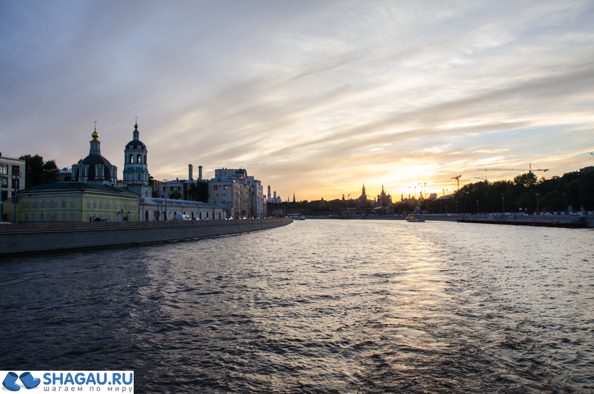 прогулка на теплоходе москва