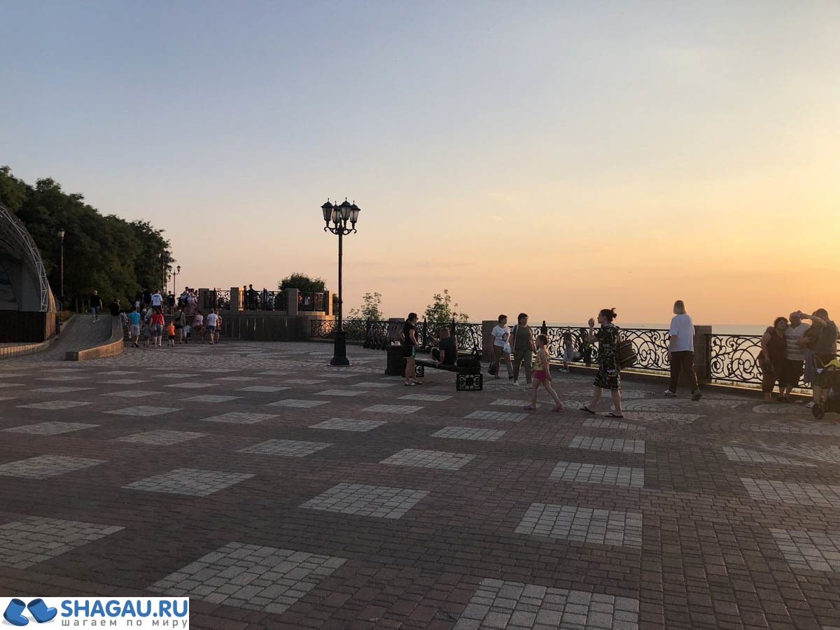 Набережная для прогулок в Ейске